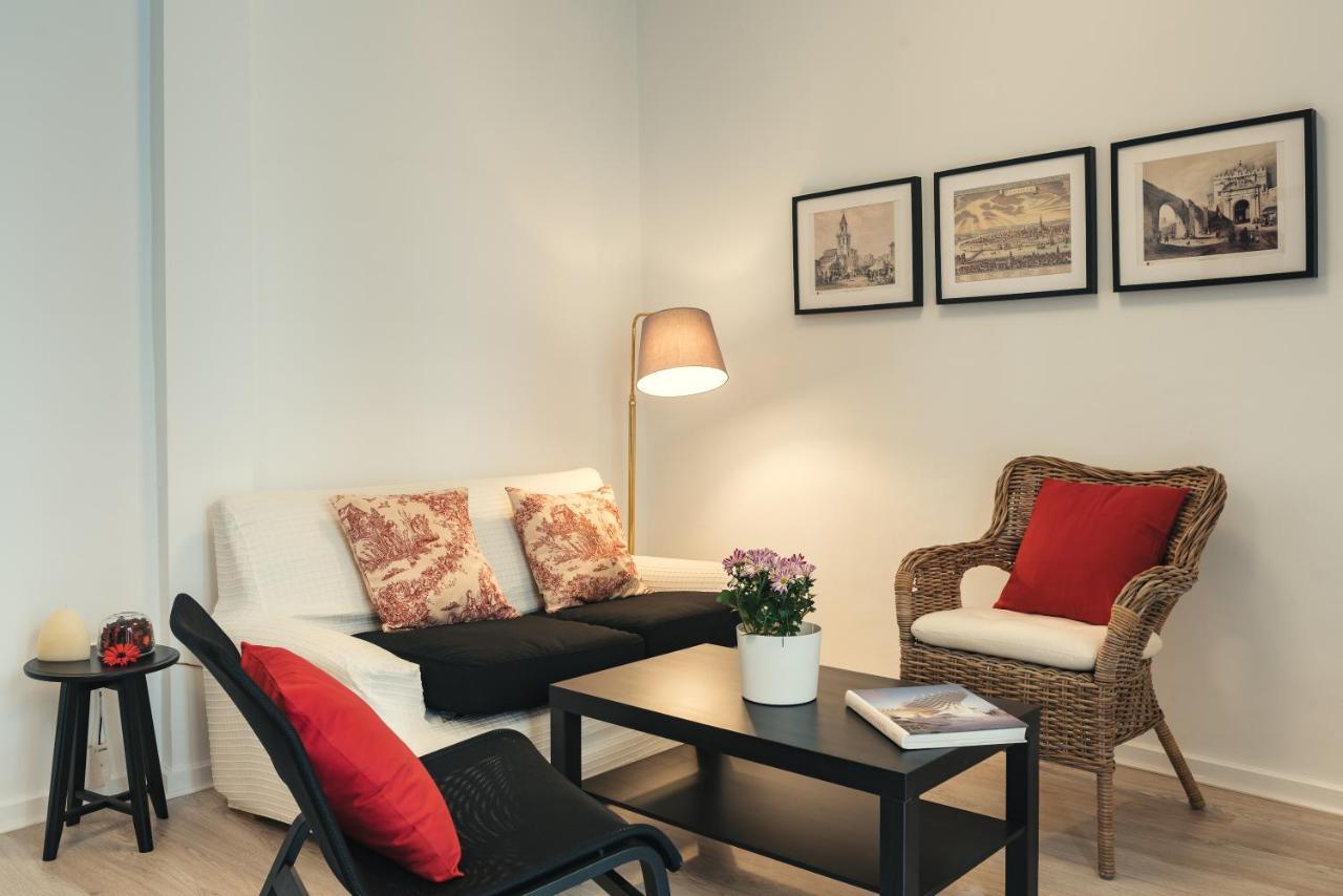 סביליה Apartamentos San Pedro מראה חיצוני תמונה